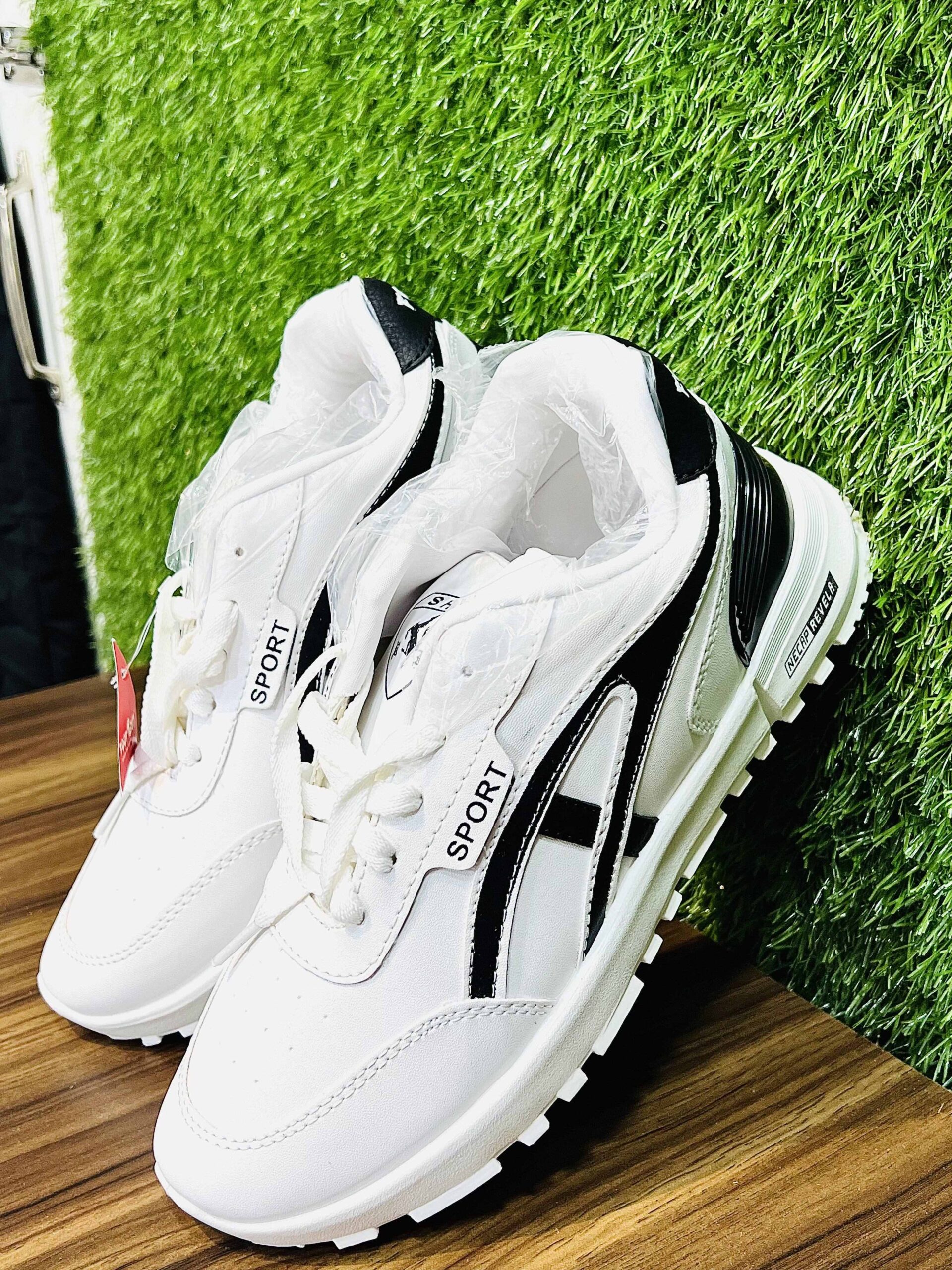 Quality Children White Sneakers in Kosofe - Shoes, Maglitz Enterprises |  Jiji.ng
