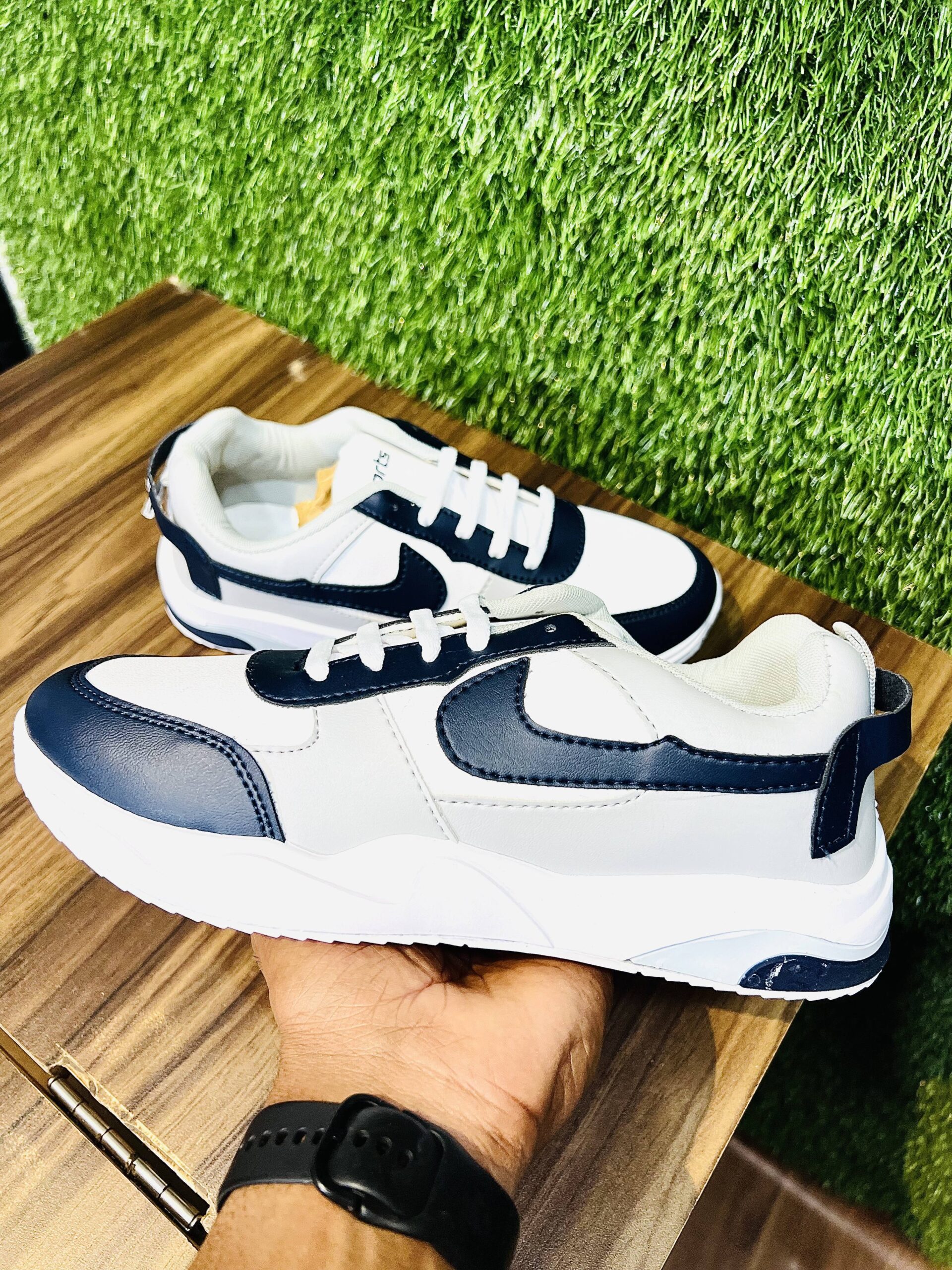 Wholesale Factory Luxury White Print Walking Style Casual Shoes - China  Skateboarding Shoes and Casual Sport Shoes price | Made-in-China.com