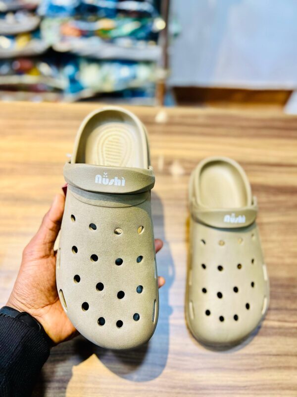 Men Crocs Wholesale